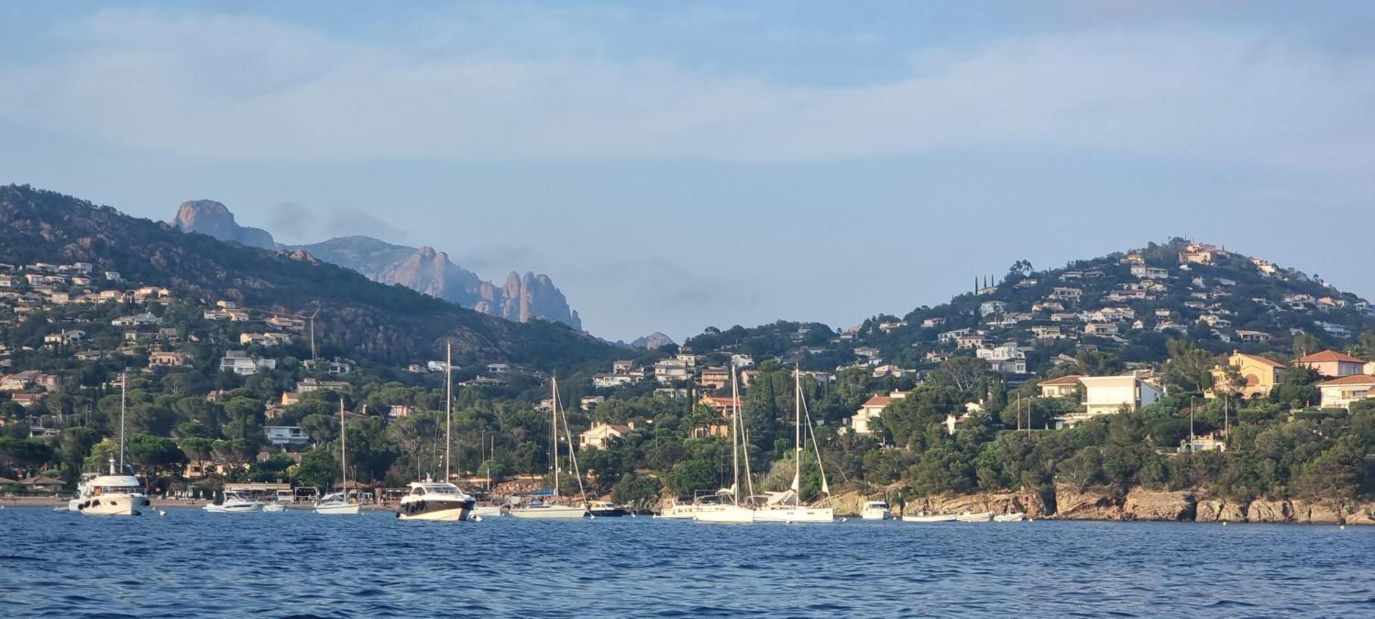 Agay Cap Esterel Le Hameau F2 Clim Plein Sud Dernier Etage Magnifique Vue Mer Saint-Raphaël Zewnętrze zdjęcie