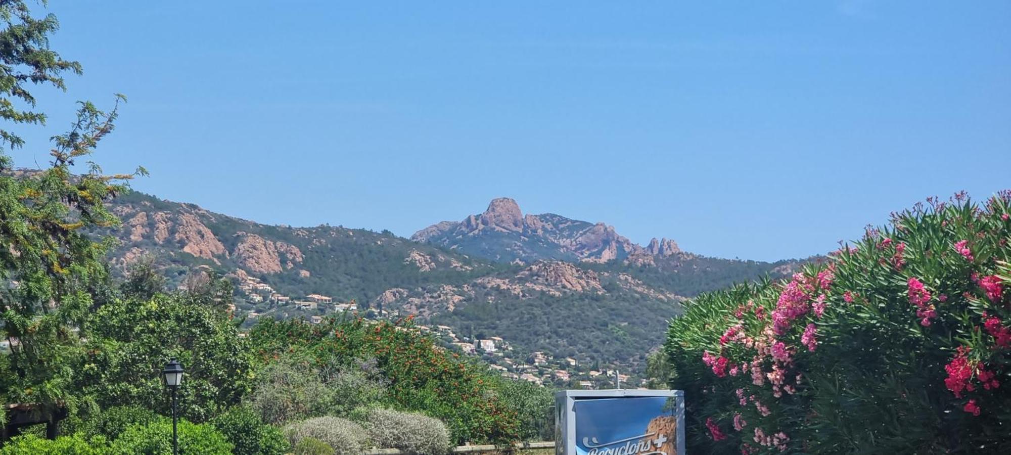 Agay Cap Esterel Le Hameau F2 Clim Plein Sud Dernier Etage Magnifique Vue Mer Saint-Raphaël Zewnętrze zdjęcie